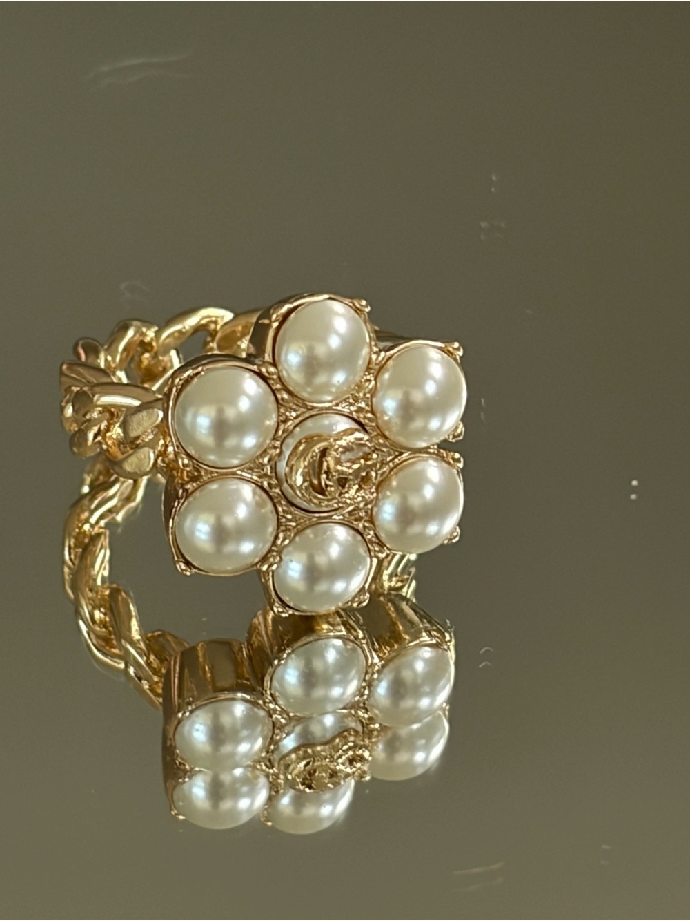 Monogram Gold-Tone Pearl Floral Cluster Ring 6-1/2 NWOT - Picture 5 of 6